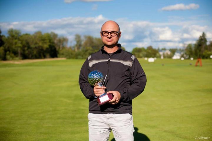 С кубком Worldgolfers Russia 2012
